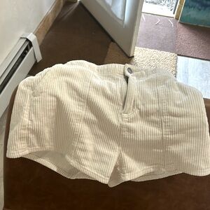 Amazing old school corduroy shorts super flattering.